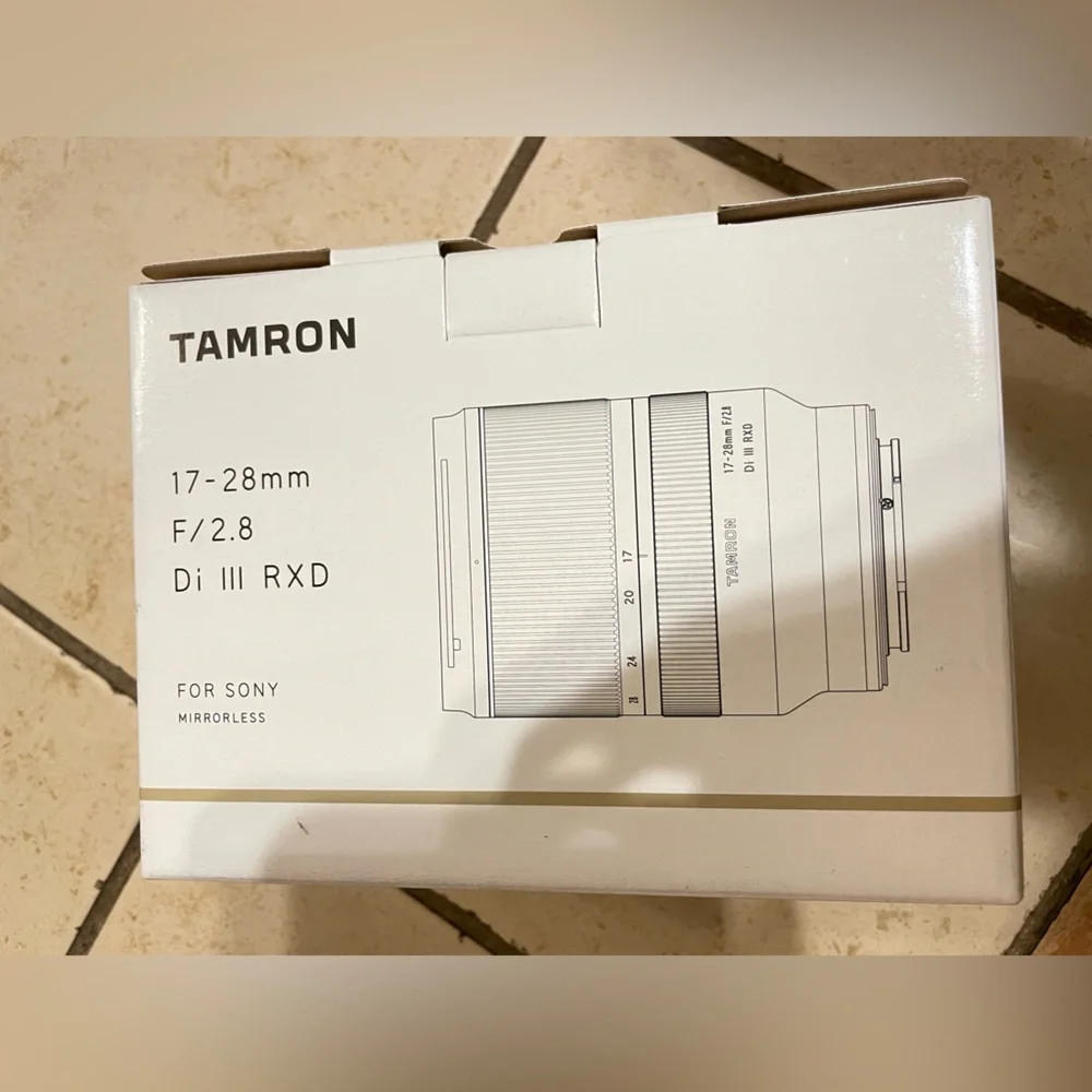 Tamron - 17-28mm f/2.8 DI III
